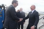 PREDSEDNIK AZERBEJDŽANA STIGAO U BEOGRAD: Alijeva na aerodromu dočekao Vučić