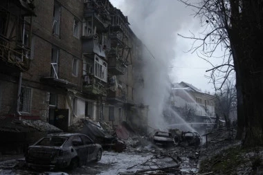 NOVA UZBUNA U UKRAJINI! SIRENE ZA VAZDUŠNI NAPAD U KIJEVU: Odjekuju eksplozije u centru grada