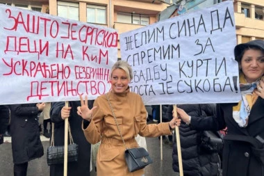 Dajana Paunović na protestu srpskih žena sa severa Kosova