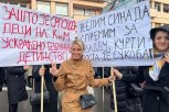 Dajana Paunović na protestu srpskih žena sa severa Kosova