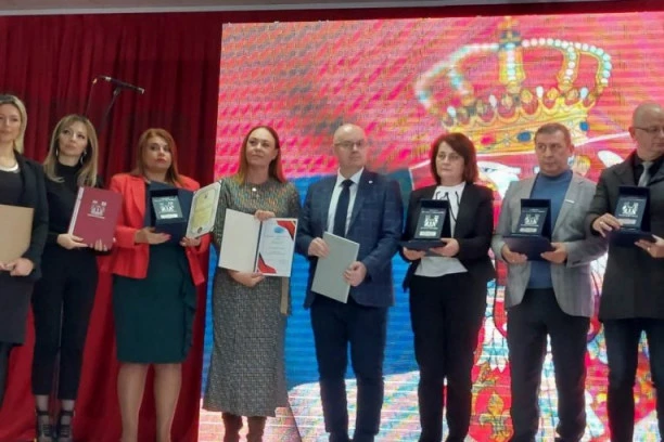 OBELEŽEN DAN OPŠTINE KOSOVSKA MITROVICA: Direktor "Borbe" čestitao 40 godina rada medijske kuće u ovom gradu