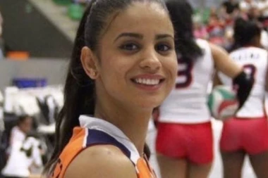 ZASENILA MESIJA I SENZACIJU MUNDIJALA: Otkriveno ko je VRELA SKUPLJAČICA LOPTI u Kataru za kojom SVI UZDIŠU! (FOTO, VIDEO)