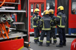 TRAGEDIJA U NIŠU: U požaru pronađeno telo nepoznate osobe, vatrogasci se bore da obuzdaju vatrenu stihiju
