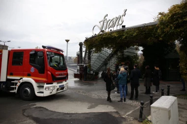 PRVI SNIMCI IZGORELOG PRESTONIČKOG RESTORANA! Požar lokalizovan, čađ i dim se još osećaju! (FOTO, VIDEO)