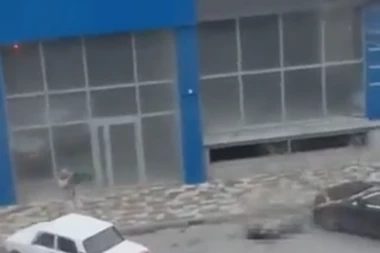 POMAHNITALI NAPADAČ PUCAO U LJUDE NASRED ULICE! Užas u Rusiji, ima mrtvih