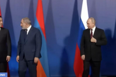 RAZBEŽALI SE! Niko na SAMITU u Jermeniji nije smeo da se slika pored Putina! I DOMAĆIN POBEGAO! (FOTO/VIDEO)