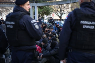 U BEOGRADU UHAPŠENO 140 MIGRANATA! Svi prevezeni u prihvatne centre!