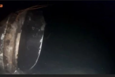 DANCI OBJAVILI SNIMAK UNIŠTENOG SEVERNOG TOKA: Gas curi duž celog prečnika, cev PRESEČENA na pola! (VIDEO)