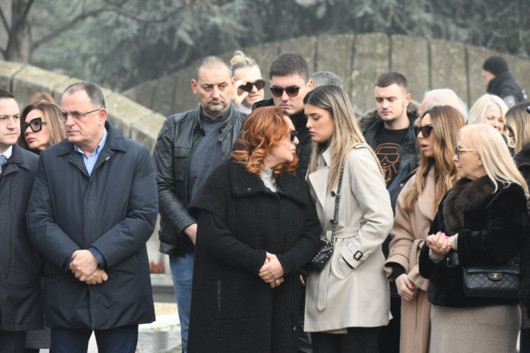 Ana Bekuta i Gordana Šaulić