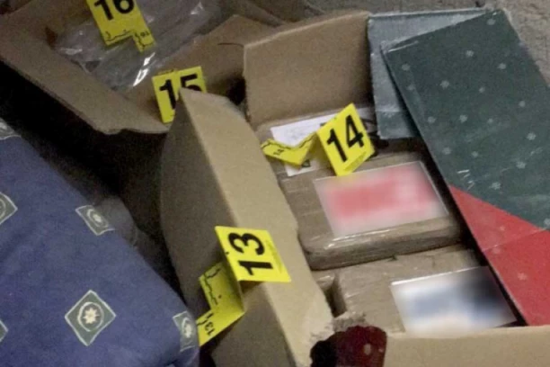 VELIKA AKCIJA SRPSKE POLICIJE: Zapljenjeno 100 kilograma kokaina - "pala" grupa koja sarađuje sa Kavčanima (FOTO/VIDEO)