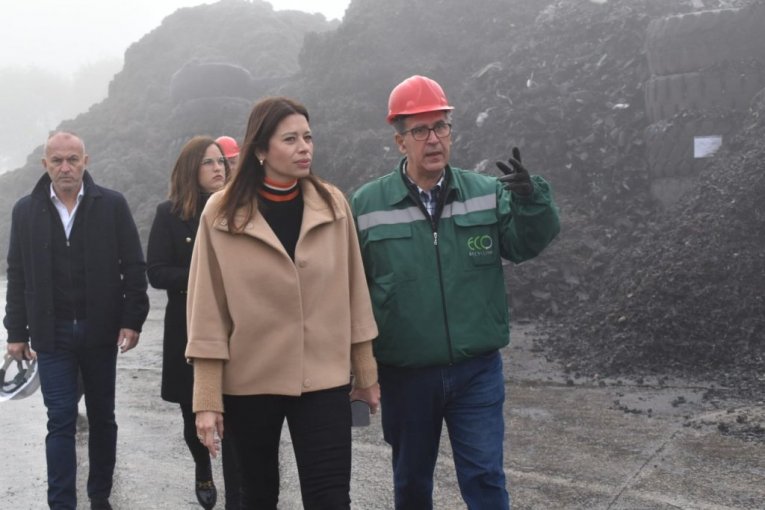 Ministarka Vujović posetila fabriku za reciklažu otpadnih guma "Eko risajkling"!