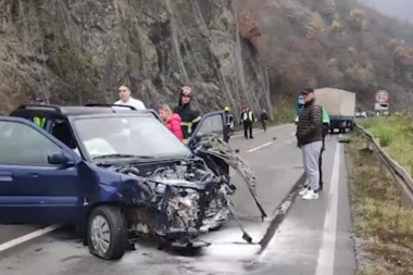 JEZIVE SCENE NAKON UDESA U OVČARSKO-KABLARSKOJ KLISURI: Dvoje teško povređeno (FOTO)
