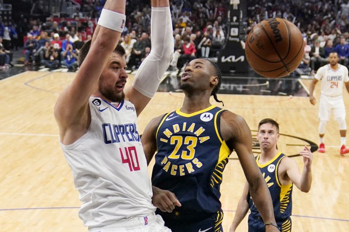 Ivica Zubac na meču Los Anđeles Klipers - Indijana Pejsers