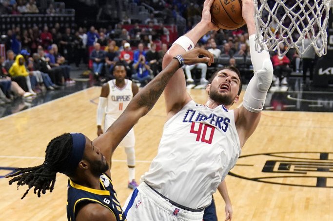 Ivica Zubac na meču Los Anđeles Klipers - Indijana Pejsers