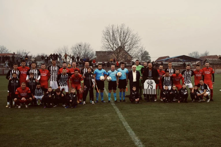 JUŽNOBAČKI OKRUG OBOJEN U CRNO-BELO: Partizan uveličao veliki jubilej kluba iz Nove Gajdobre! (FOTO GALERIJA)