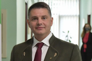 PREDATOR! Teške optužbe protiv predsednika Lovačkog saveza: ĆIRKOVIĆ SEKSOM UCENJIVAO SLUŽBENICU!