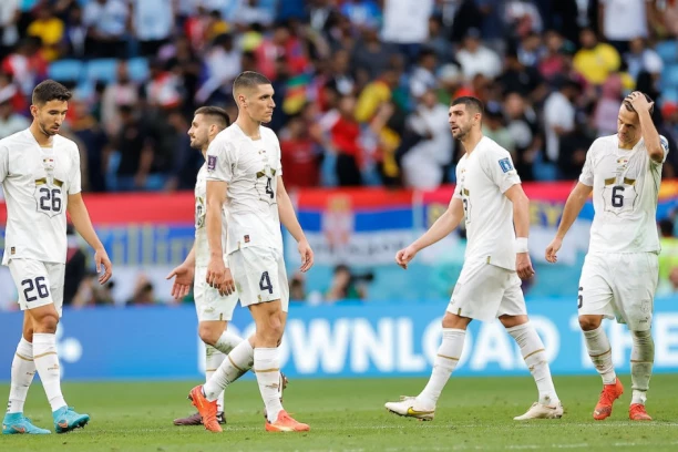 Milenkoviću, Mitroviću i Veljkoviću - SRAM VAS BILO za ovo džogiranje! Makso, kapa dole (VIDEO)