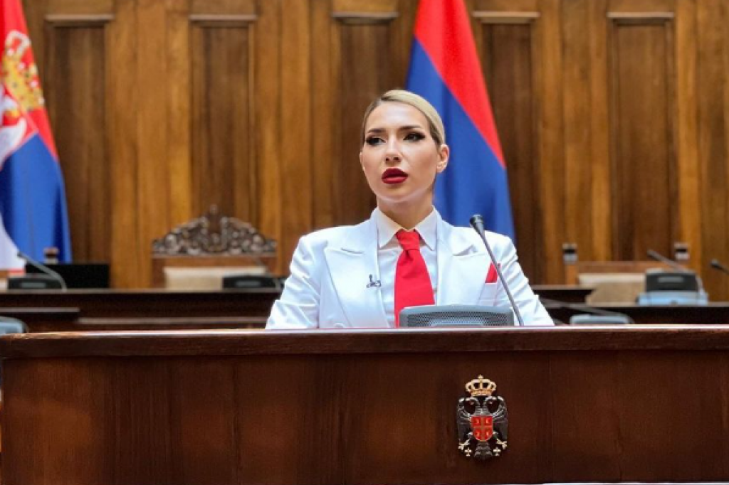 JOVANA JEREMIĆ U NARODNOJ SKUPŠTINI: "Da nisam megazvezda, radila bih kao poslanica, pomogla sam narodu više nego neki političari"