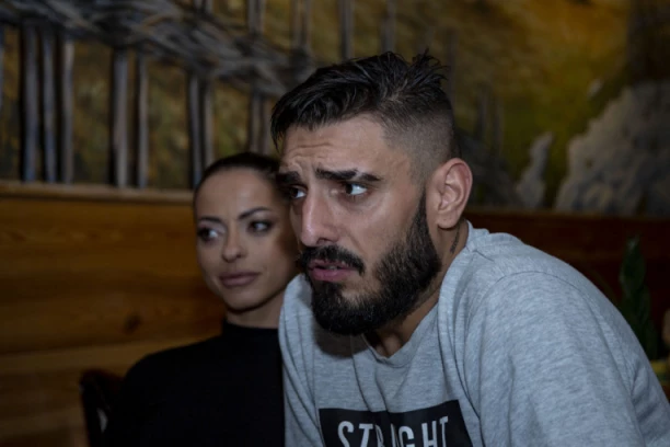 KOMŠIJE RAZVEZALE JEZIK O DARKU LAZIĆU I KATARINI: Baš su se našli - on bahat, a ona SIKĆE! Isplivali detalji folkerovog života van kamera