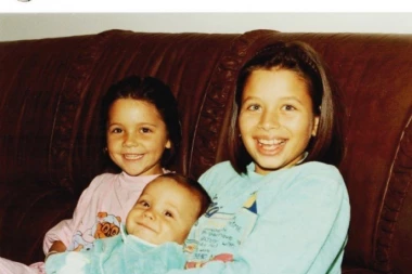 PREPOZNAJETE LI MINISTARKU SA FOTOGRAFIJE? Sada je izrasla u pravu lepoticu, nikad ne biste pomislili da je to ONA! (FOTO)