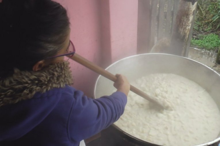 Domaćica pravi bombone od svinja