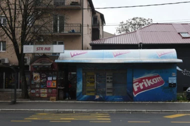 MLADIĆ JE GREŠKOM NAPADNUT?! Oglasio se vlasnik kuće u kojoj živi prebijeni momak iz Zemuna - našao sam ga svog krvavog (FOTO)