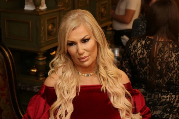 TEŠKO JE! I DALJE MI NIJE DOBRO KADA SE SETIM: Elma Sinanović otvorila dušu o najtežem periodu u životu!