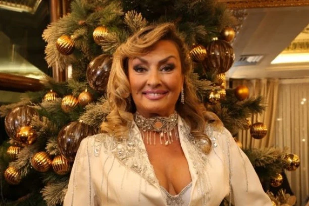 SNEKI PROGOVORILA O SAMAČKOM ŽIVOTU: Pevačica otvorila dušu pred kamerama, pa otkrila da li je SREĆNA u životu!