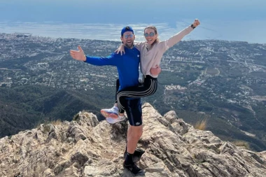 ODMARAJU I NAJBOLJI: Jelena sjajnom porukom PECNULA Novakove najveće rivale!