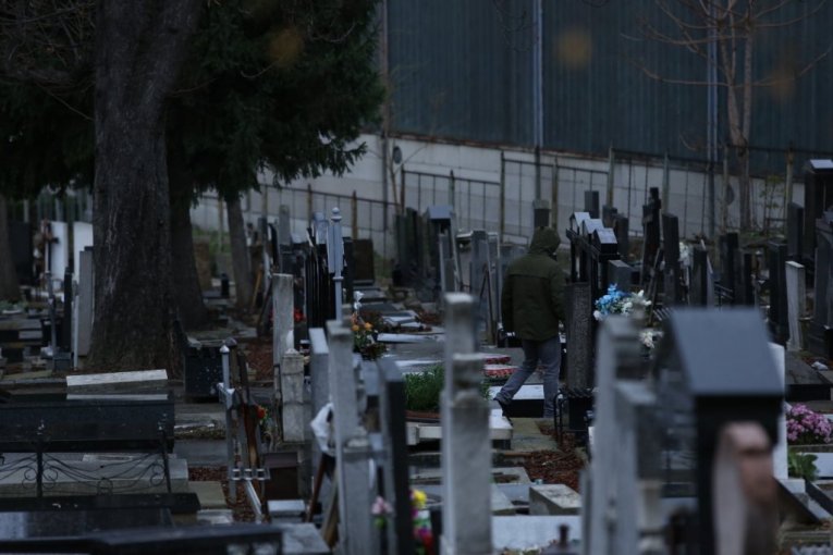 Nepoznato lice posetilo je grobove Nikole i Vuka Bojovića