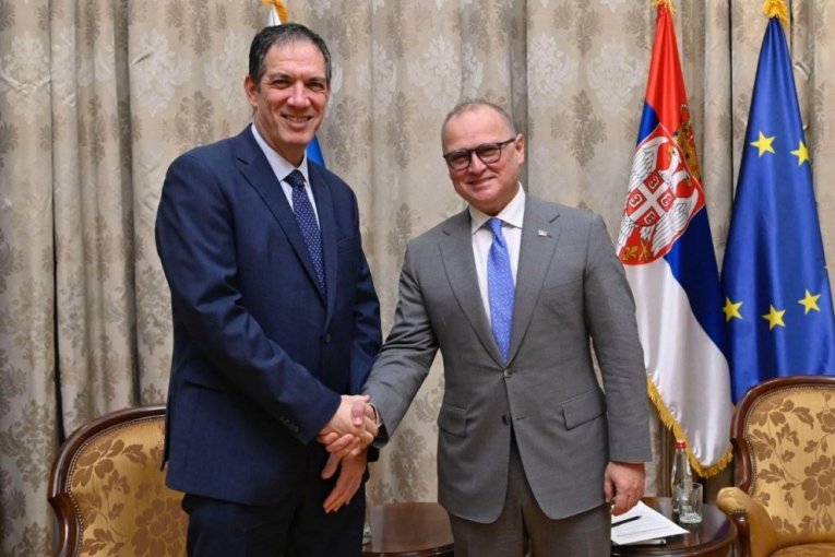 Ministar Vesić i ambasador Izraela o saradnji i negovanju kulture sećanja