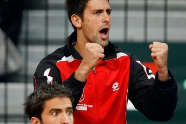 NOVAK MU JE SLAO PORUKE PODRŠKE! Jeziv napad na SRBE od strane nezahvalnog i bahatog Ukrajinca! (FOTO)