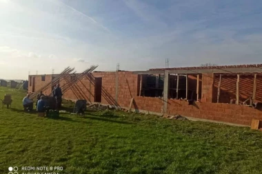 SPOJ MLADOSTI I ISKUSTVA: Goloboradi duo zadužio opremu Borca!