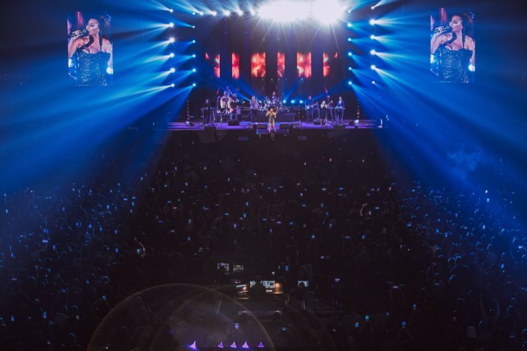 Puna Armec arena na Cecinom koncertu