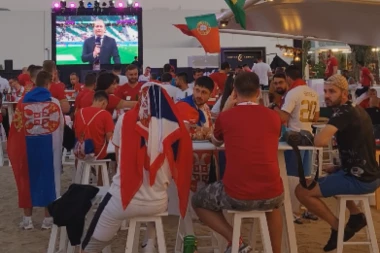 KRENULE PRIPREME ZA MEČ DECENIJE: Navijači Srbije napravili SJAJNU ATMOSFERU u hotelu gde su smešteni "orlovi"! (VIDEO)