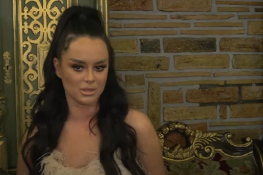 NEKO MI JE NAPISAO NEŠTO NA KOLIMA: Tijana eM otkrila da li joj je Ana Nikolić pravila probleme nakon dueta sa Rastom! (VIDEO)