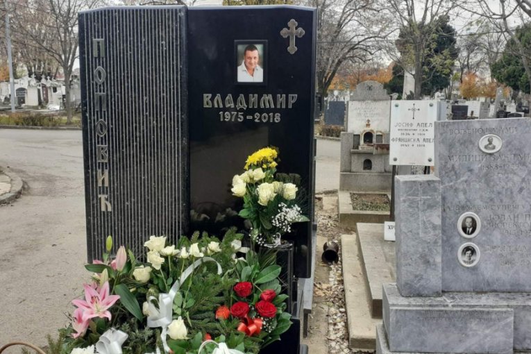 Grob Vladimira Popovića