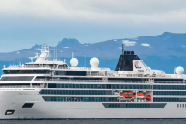 DRAMA NA LUKSUZNOM KRUZERU: Stravična oluja zahvatila brod, povređeno 100 putnika