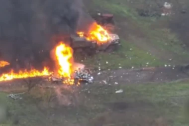 BOŽE, DA LI JE MOMAK ŽIV?! Čin vojnika na ukrajinskom frontu ledi krv u žilama! Uleteo je u kabinu zapaljenog "urala" da bi spasao svoju jedinicu, usledio je udar! (UZNEMIRUJUĆI VIDEO)