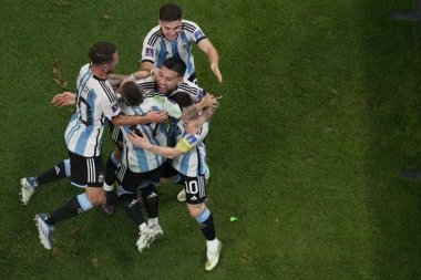 ARGENTINCI BIJU BITKU ZA POLUFINALE SVETSKOG PRVENSTVA: Evo šta radi nekadašnji Zvezdin Gaučos dok njegovi sunarodnici krče put ka završnici Mundijala! (FOTO)