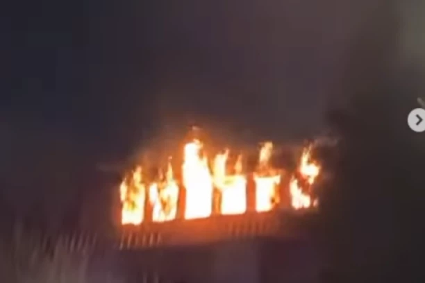 JEDNA OSOBA NASTRADALA, DRUGA POVREĐENA! Stravičan požar kod Kikinde!