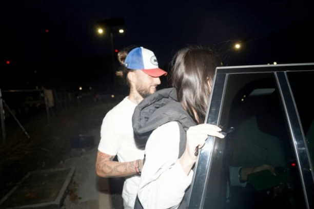 PAPARACO: Anastasija Ražnatović dočekala Nemanju Gudelja na aerodromu, odmah mu skočila u zagrljaj (FOTO)