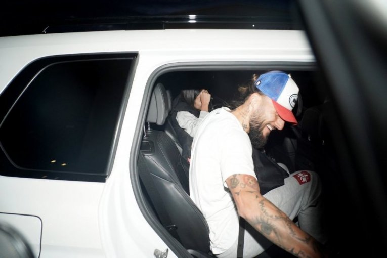 Anastasija Ražnatović dočekala Nemanju Gudelja na aerodromu