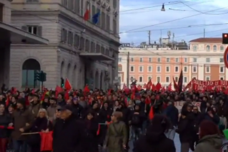 DAJTE NAM PLATE, NE ŠALJITE ORUŽJE UKRAJINI! Više od 1.000 ljudi na protestu u Rimu