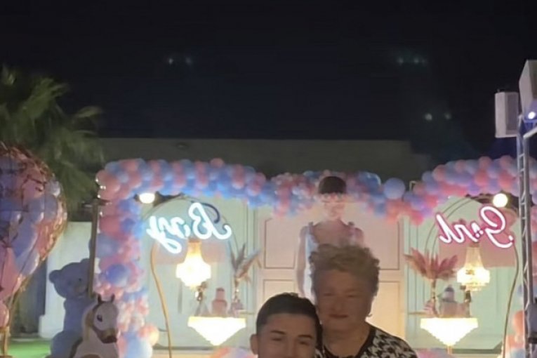 Fotografija sa otkrivanja pola