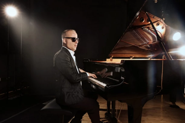 KAKAV GEST: Saša Matić DEO OD SVAKE PRODATE ulaznice za Arenu donira u HUMANITARNE SVRHE!