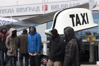 DRAMA NA BEOGRADSKOM AERODROMU: Divlji taksisti fizički napali putnike iz Indije, oni pošli ka zgradi - dočekalo ih obezbeđenje sa elektrošokerima!