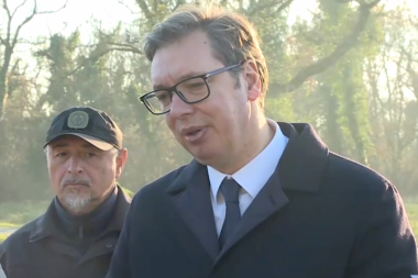 VIŠE NE TUČEMO NASUMIČNO, VEĆ PRAVO U CILJ I DANJU I NOĆU: Predsednik Vučić prisustvovao vojnoj vežbi u Nikincima, zadovoljan je prikazom i opremom!