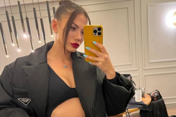 KADA SE KAMERE UGASE ONA JE POTPUNO DRUGAČIJA: Turska glumica Demet Ozdemir začudila sve ponašanjem!