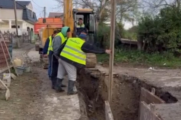 SJAJNA VEST ZA VOŽDOVČANE: Počeli radovi na kanalizaciji u Kumodražu
